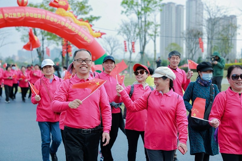 千名老年朋友健步行（主辦方供圖）.jpg